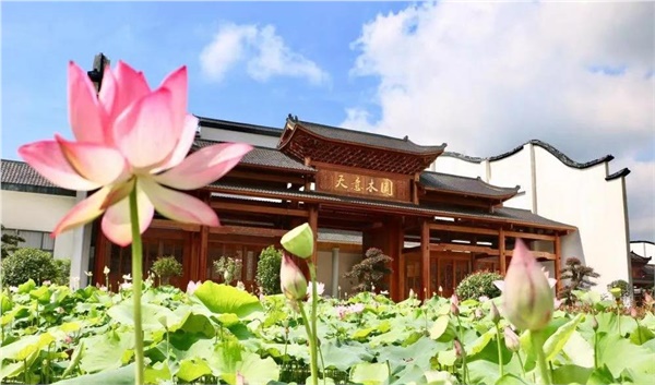 清溪村、天意木國景區(qū)、明清古巷、市博物館、胡林翼故居二日游